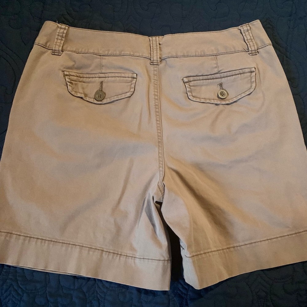 St. John’s Bay Ladies Shorts. - Picture 2 of 4